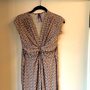 Seraphine maternity dress patterned with sash